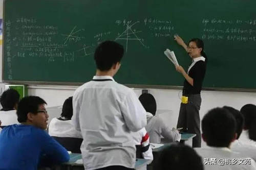 歌颂老师的现代诗_赞美老师的简短诗歌