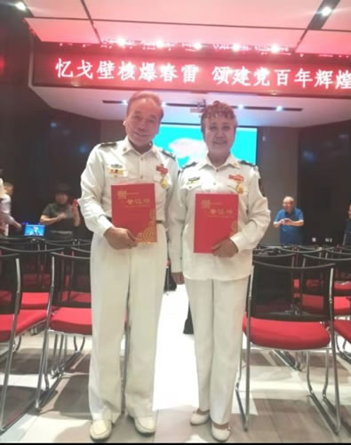 抒情散文诗朗诵_适合单人朗诵的现代诗
