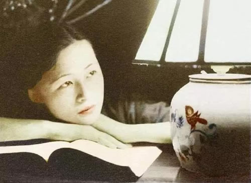 你是人间的四月天原文及翻译_人间四月天诗歌原文赏析