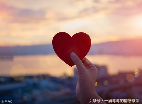 关于爱情的成语_形容两个人深爱的成语分享