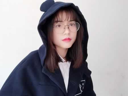 和同事拍照发朋友圈的开心句子