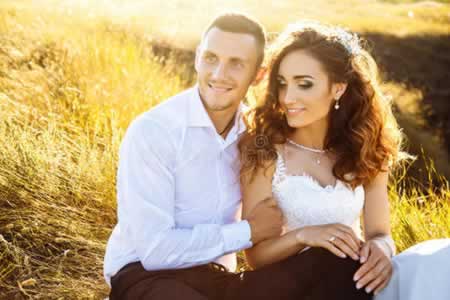 让人开心的幽默句子新婚祝福语 幽默恭喜结婚一句话