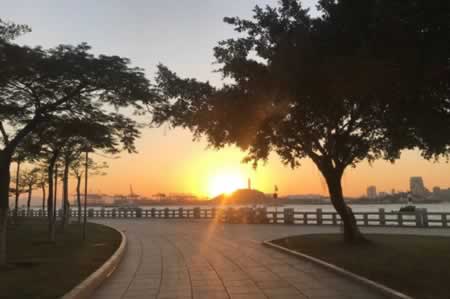 这一天玩的开心的句子