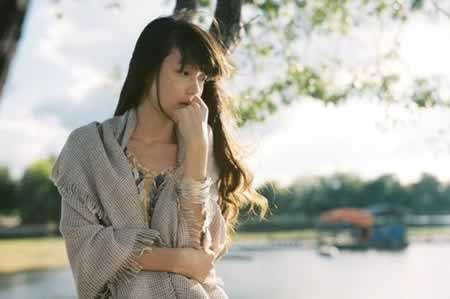 女生伤感说说带图片